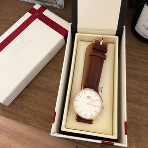 *LIKE NEW* Daniel Wellington watch